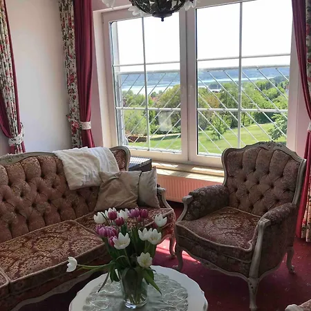 Romantik-suite Mit Whirlpool Apartment *